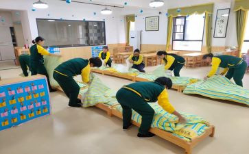 保育员老师师德师风心得体会5篇
