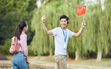 导游年底总结报告8篇
