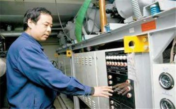 商场电工作总结参考7篇