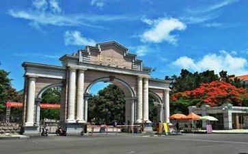 高校职工年终个人总结5篇