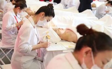 美容师的工作总结与计划7篇