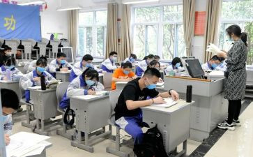 护理系在校自我鉴定5篇